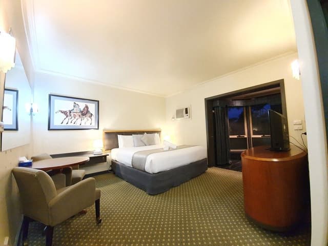 King Spa Suite