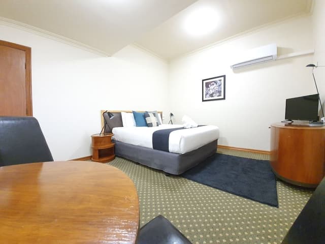 Corporate Room