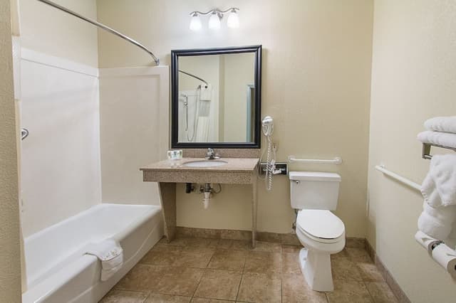 Suite, 2 Queen Beds, Accessible, Non Smoking