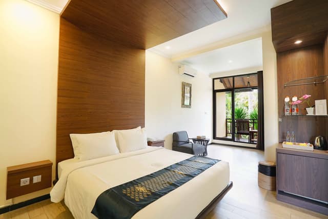 Grand Deluxe Queen Room