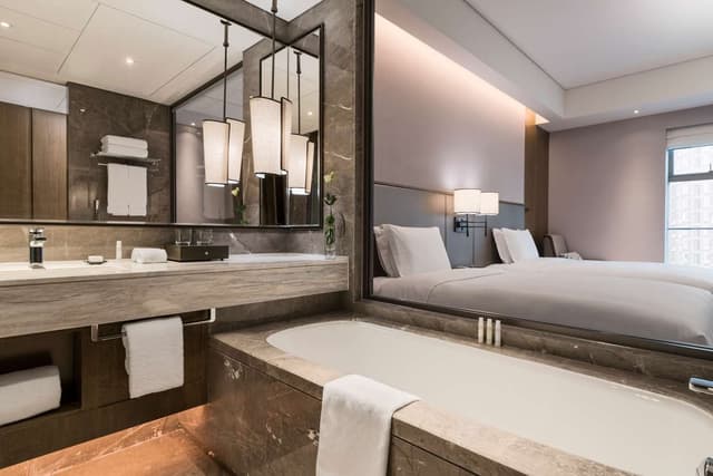 TWIN EXECUTIVE ROOM WITH LOUNGE ACCESS