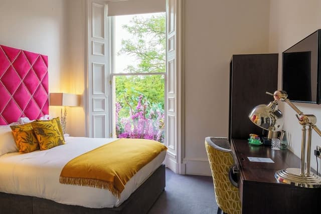 Standard Double Room, 1 King Bed, Park View