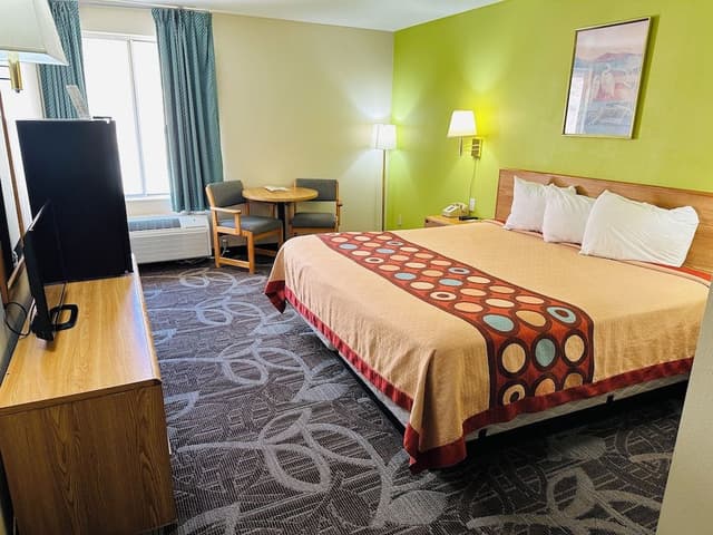 Deluxe Room, 1 King Bed