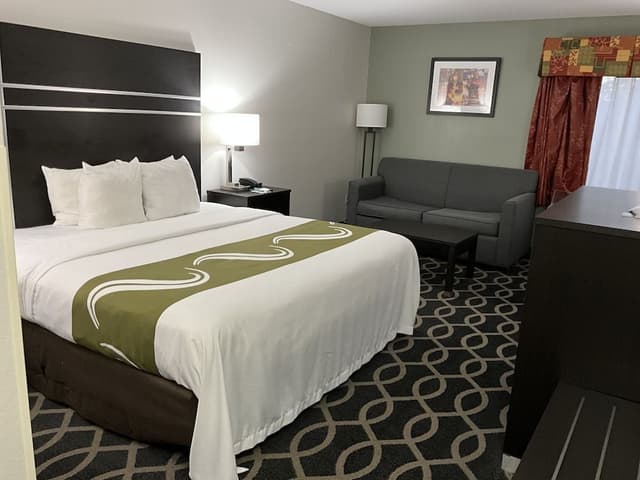 Suite, 1 King Bed with Sofa bed, Non Smoking