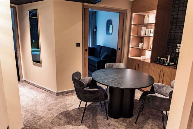 Suite, 1 King Bed, Non Smoking
