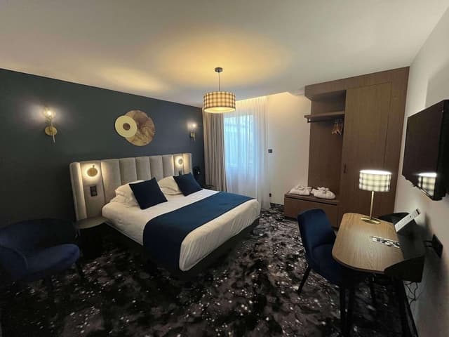 Deluxe Room, 1 Queen Bed, Non Smoking