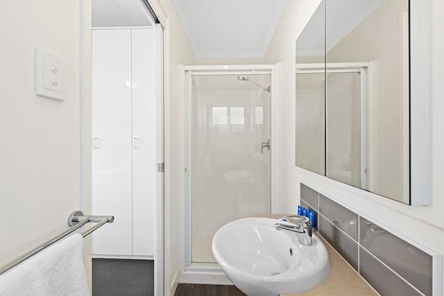 Deluxe 1 Bedroom Cabin