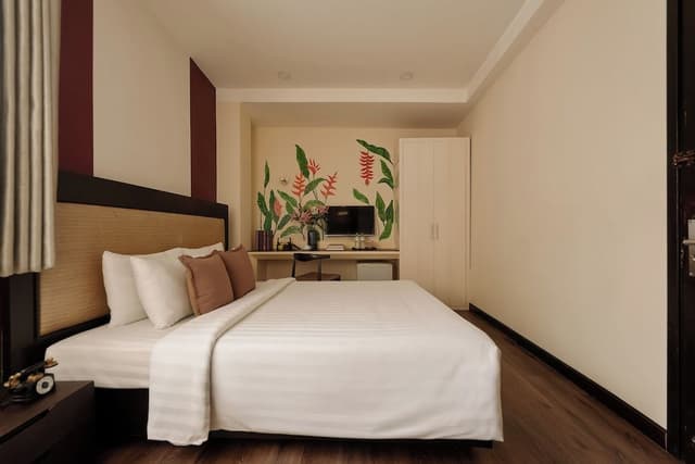 Deluxe Double Room, 1 Queen Bed, Garden View