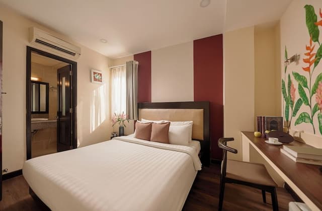Deluxe Double Room, 1 Queen Bed, Garden View