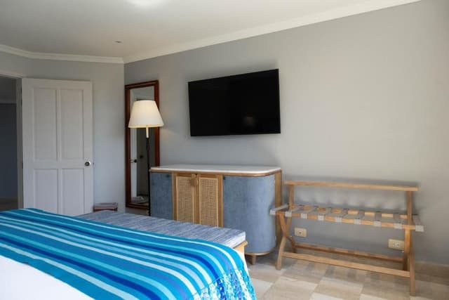 1 King Bed, 1 Bedroom Suite, Ocean View