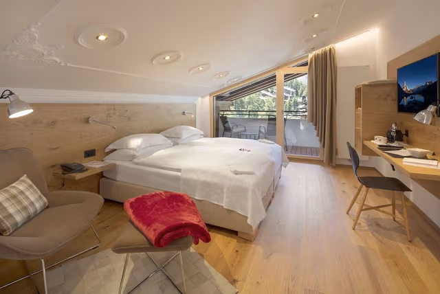 Deluxe Double Room, 2 Twin Beds, Mountain View