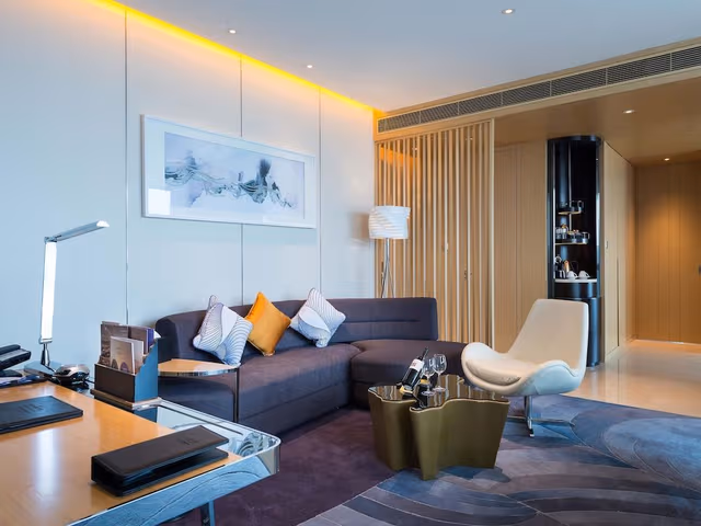 Deluxe Suite, 1 King Bed