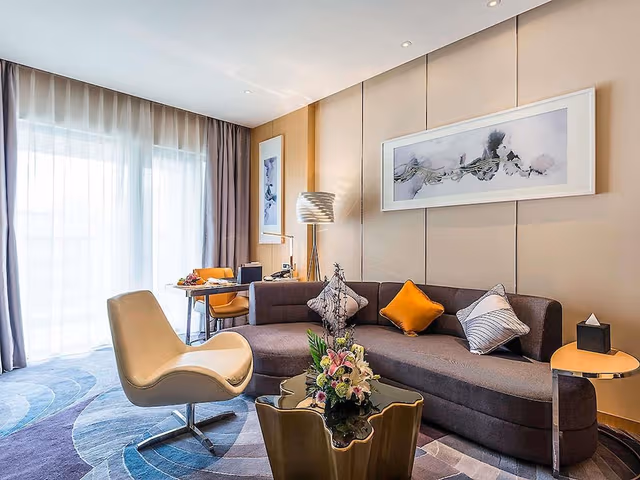 Deluxe Suite, 1 King Bed