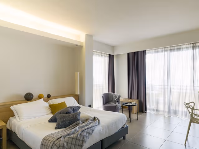 Deluxe Double or Twin Room
