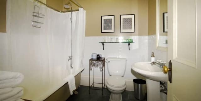 Currie Suite