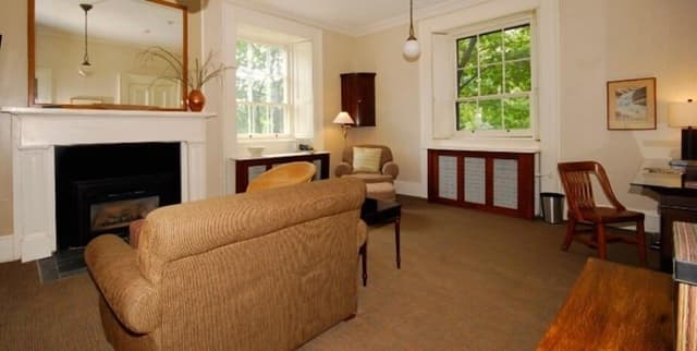 Currie Suite