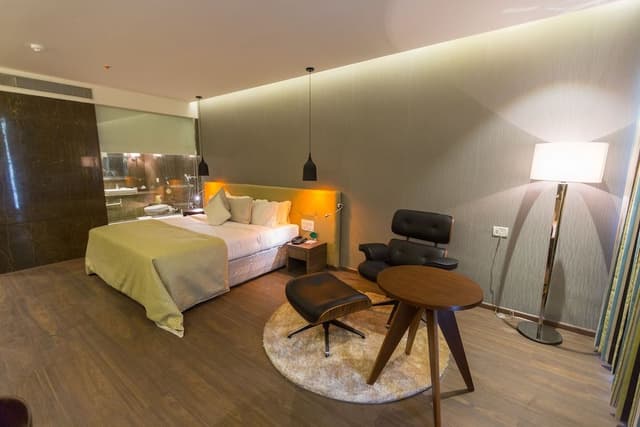 Junior Studio Suite