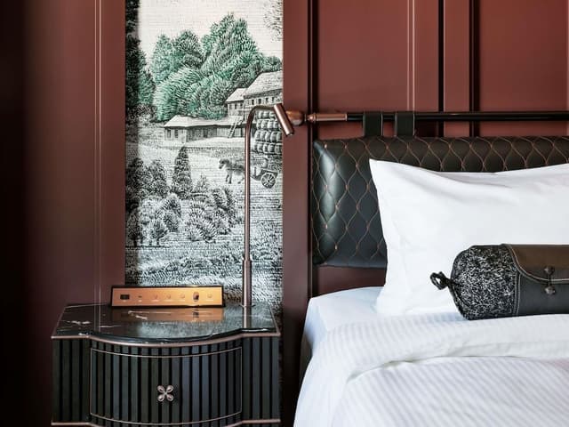 Executive Room, 1 King Bed (Superior)