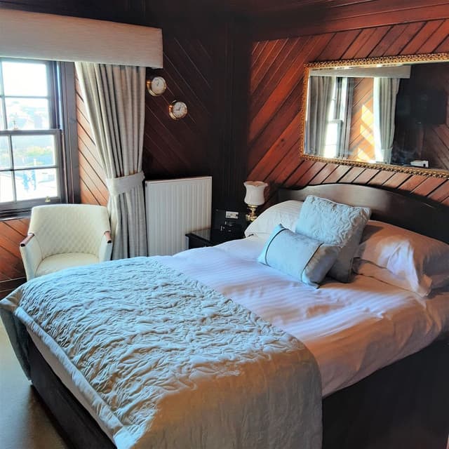 Double Room, 1 King Bed