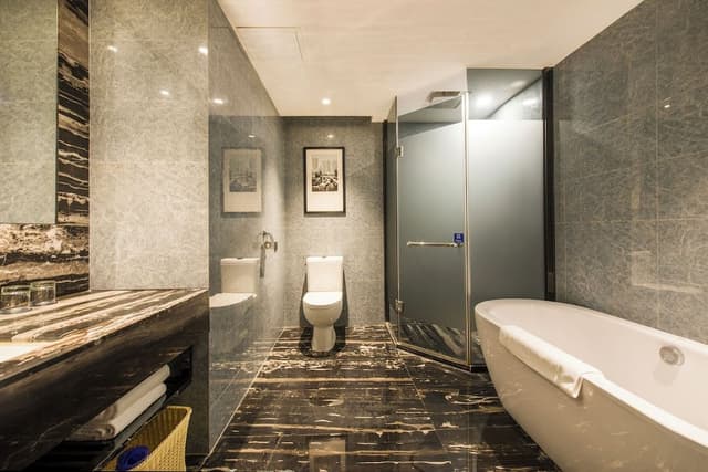 La Perle Suite (with 2 bathtubs)