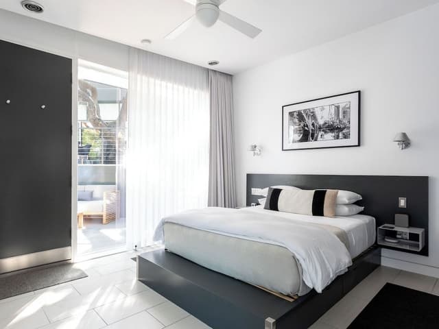 Luxury Room, 1 Queen Bed, Private Bathroom, Garden Area (Balcony)