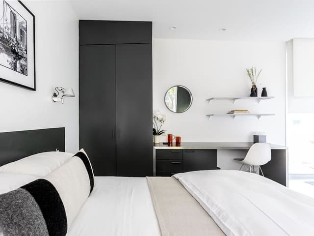 Luxury Room, 1 Queen Bed, Private Bathroom, Garden Area (Balcony)