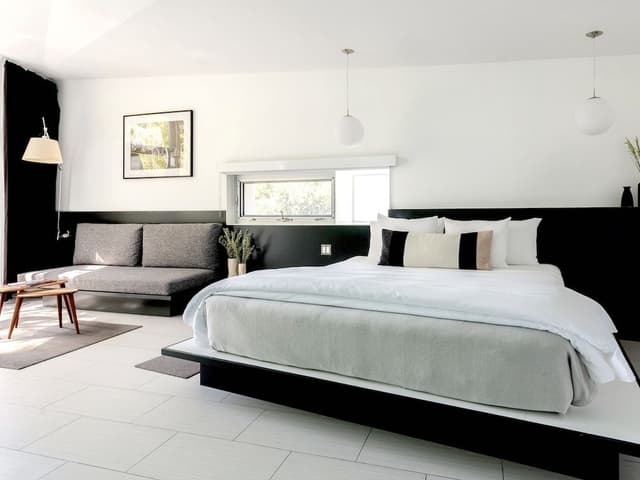 Premium Suite (Suite B)