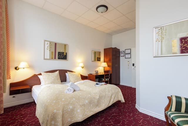 Economy Double Room, 1 Large Twin Bed (140 cm)