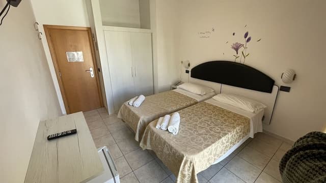 Basic Triple Room