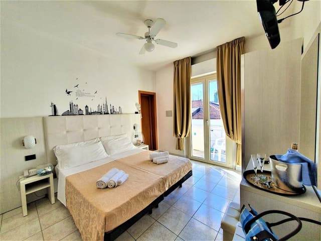 Comfort Triple Room