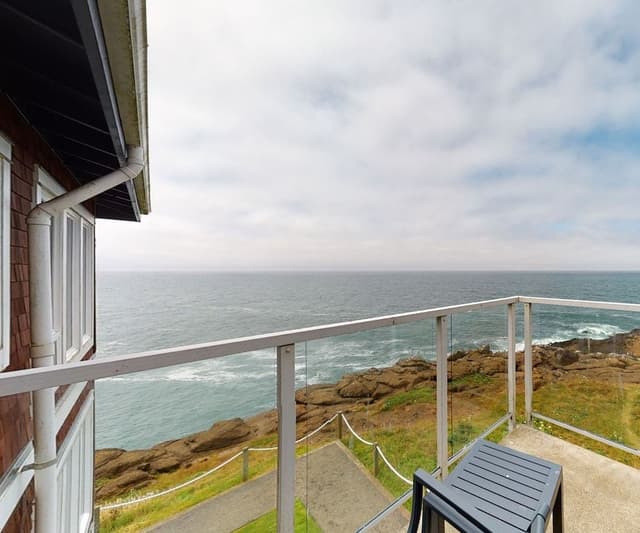 Deluxe Condo, 3 Bedrooms