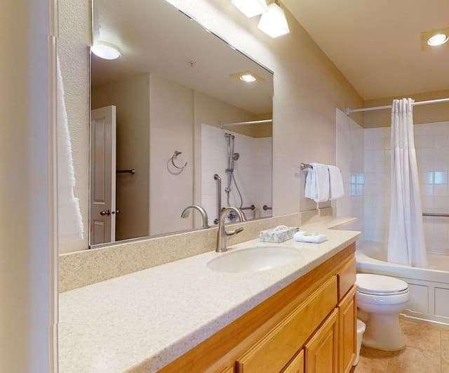 Deluxe Condo, 2 Bedrooms