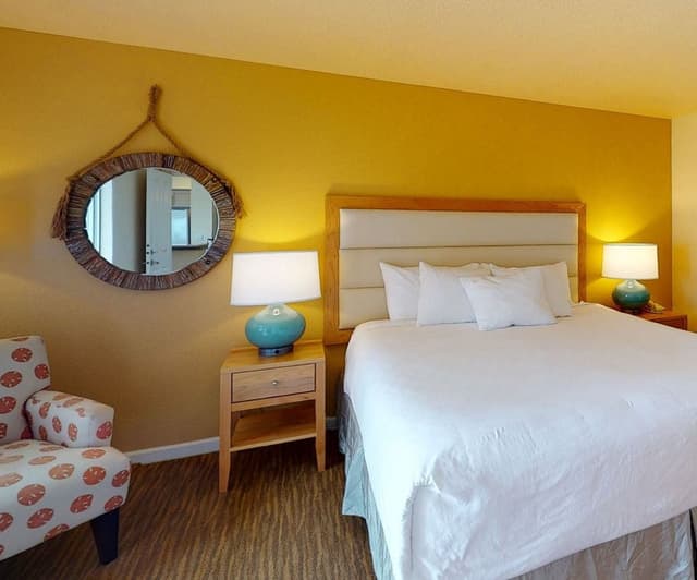 Deluxe Condo, 3 Bedrooms