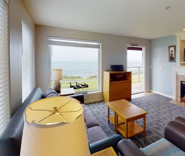 Deluxe Condo, 3 Bedrooms