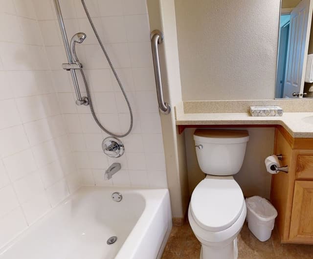 Deluxe Condo, 3 Bedrooms