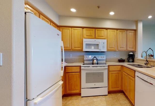 Deluxe Condo, 2 Bedrooms
