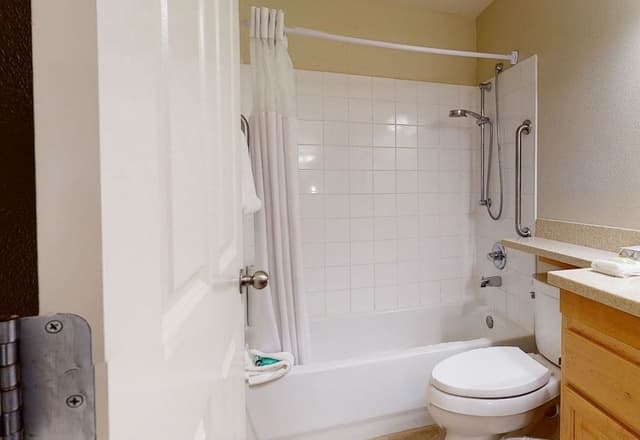 Deluxe Condo, 2 Bedrooms