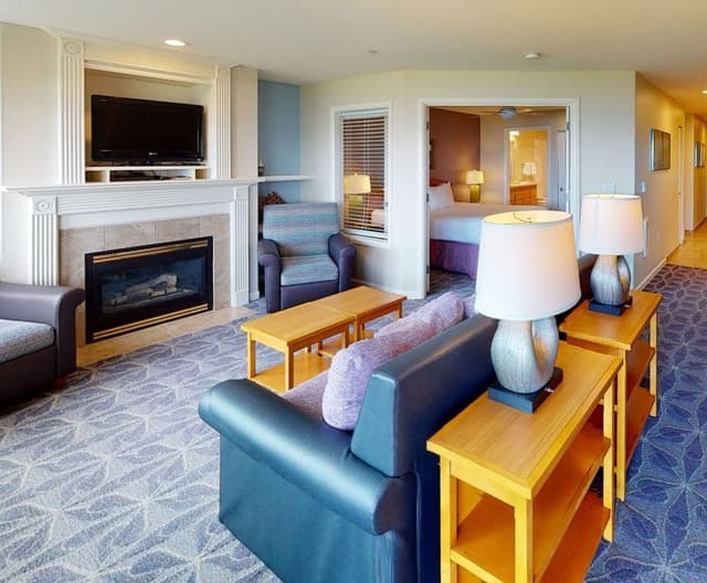 Deluxe Condo, 2 Bedrooms