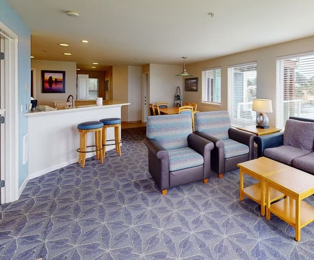 Deluxe Condo, 3 Bedrooms