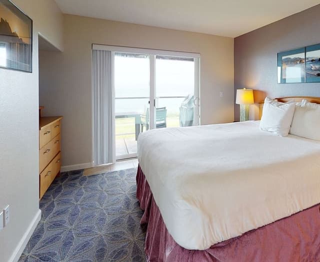 Deluxe Condo, 3 Bedrooms