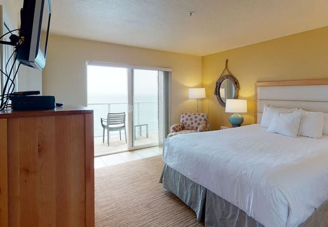 Deluxe Condo, 3 Bedrooms
