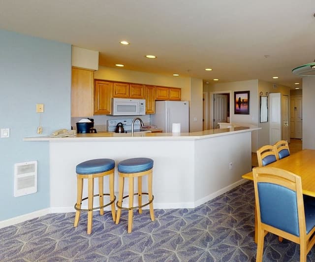 Deluxe Condo, 3 Bedrooms