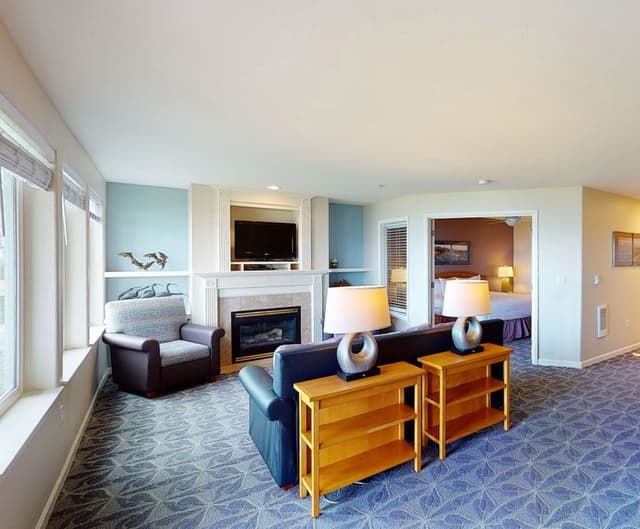 Deluxe Condo, 2 Bedrooms