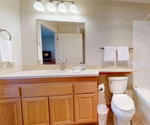Deluxe Condo, 2 Bedrooms