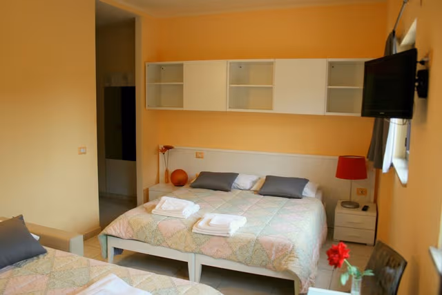 Family Room, Kitchenette, Garden View