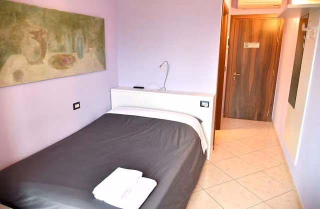 Economy Double Room, 1 Double Bed, Refrigerator, Garden View