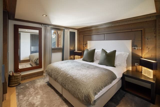 Four-Bedroom Deluxe Residence