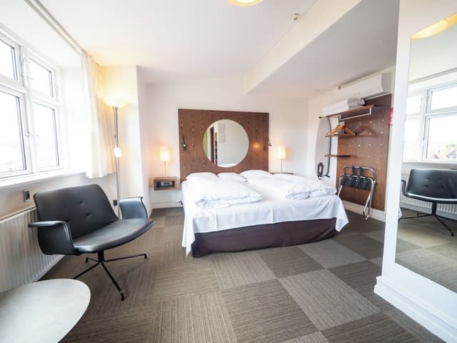 Standard Room, 1 King Bed