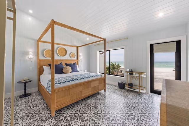Beachfront Luxury King Room