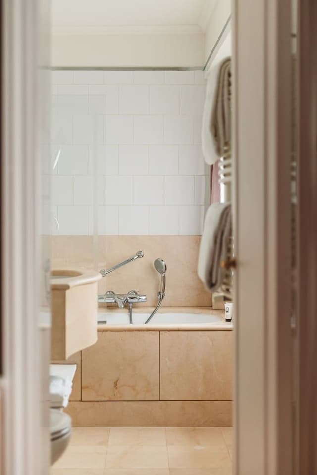 Comfort Room (La Parisienne)